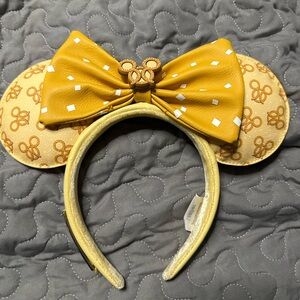 Disney Loungefly Mickey Pretzel Ears